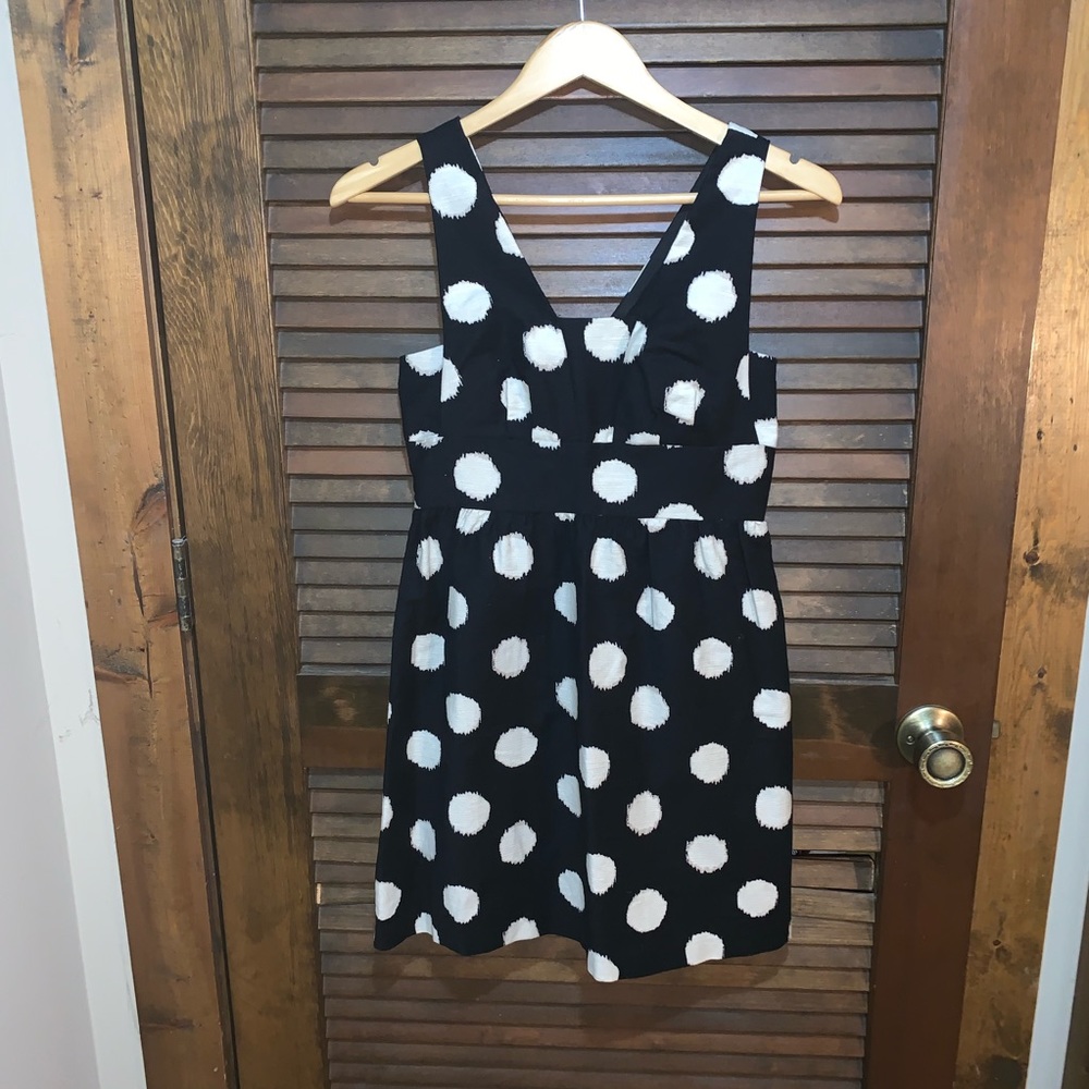 Loft size 00 black and white dress